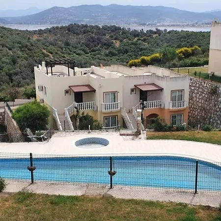 Bodrum Guvercinlikde Havuzlu Site Apartman *